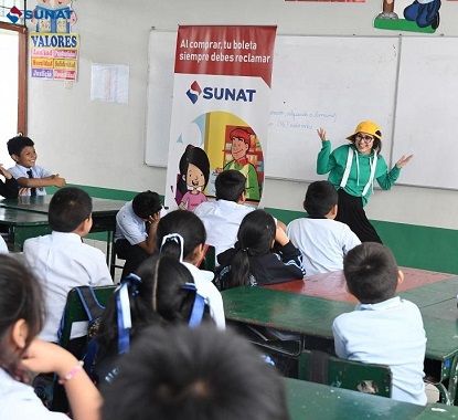 SUNAT-visita-la-escuela_2019.jpg